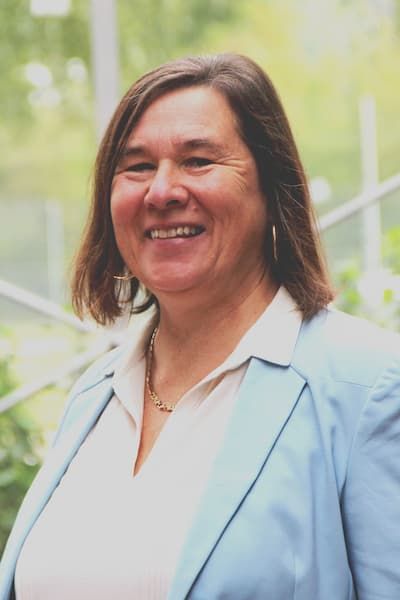 Porträt von Claudia Handschuh